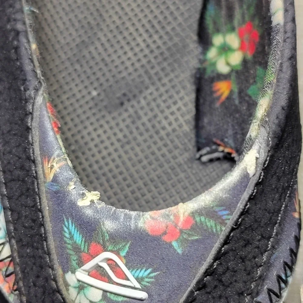 Vintage Reef Men's Fanning Thong Flip Flop Bottle Opener Sandals Floral 12?‎ 04